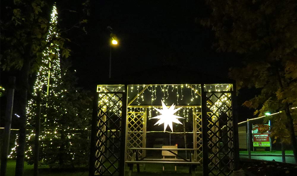 EisregenLichterketten zur Weihnachtsbleuchtung außen