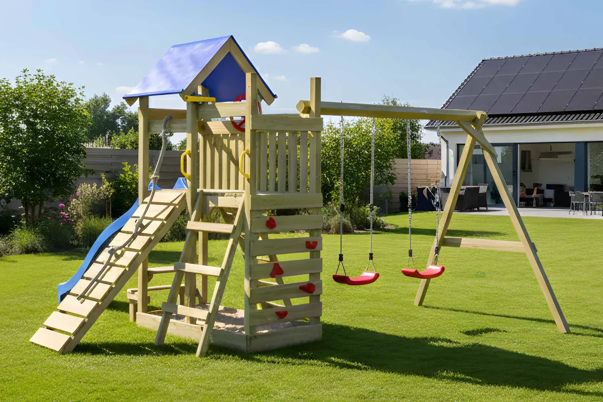 Spielturm Susi Abenteuer mit Kletterrampe Kletterwand und Doppelschaukel