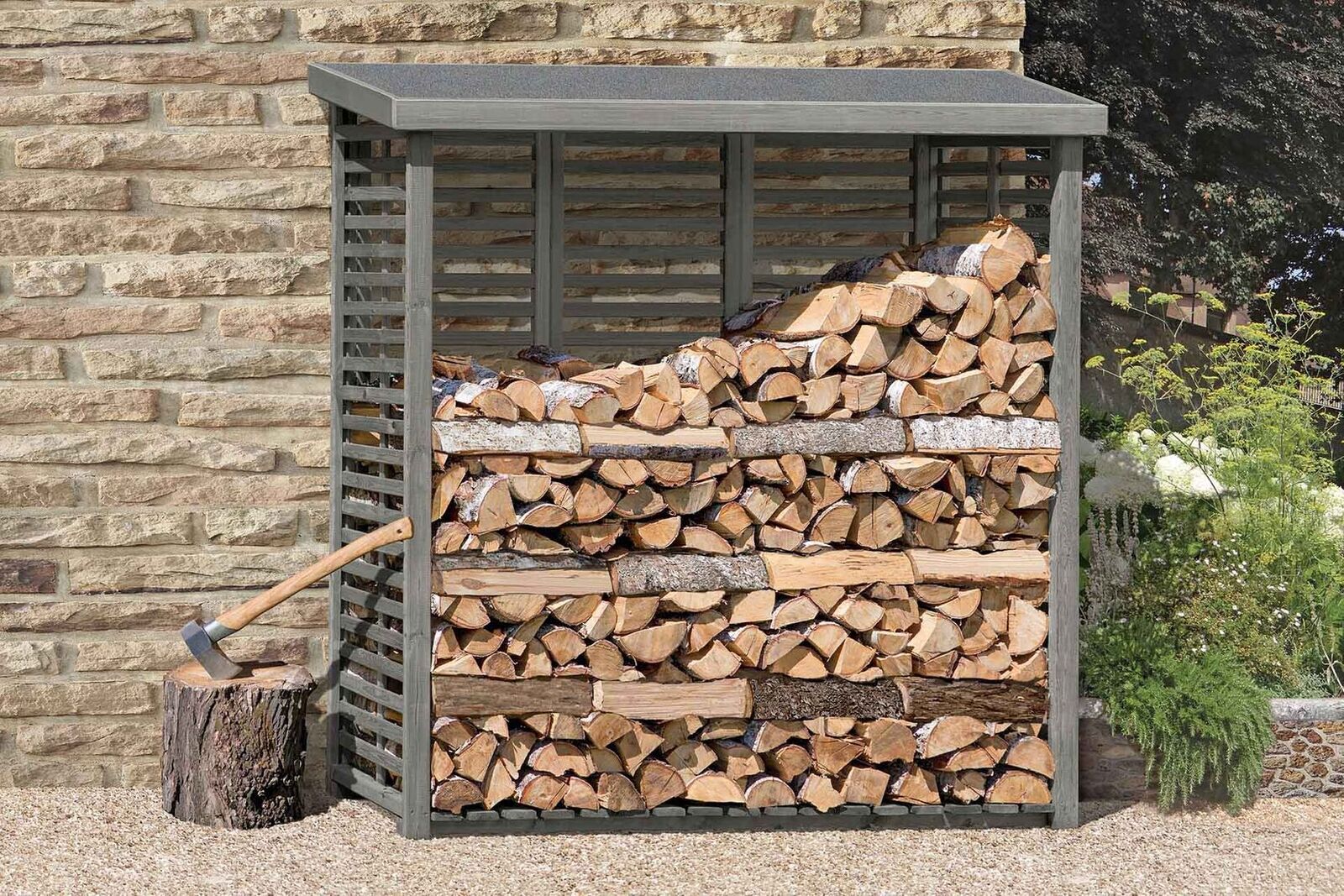 Kaminholzregal mit Rückwand in grau aus Holz Holzlager Kaminholzunterstand