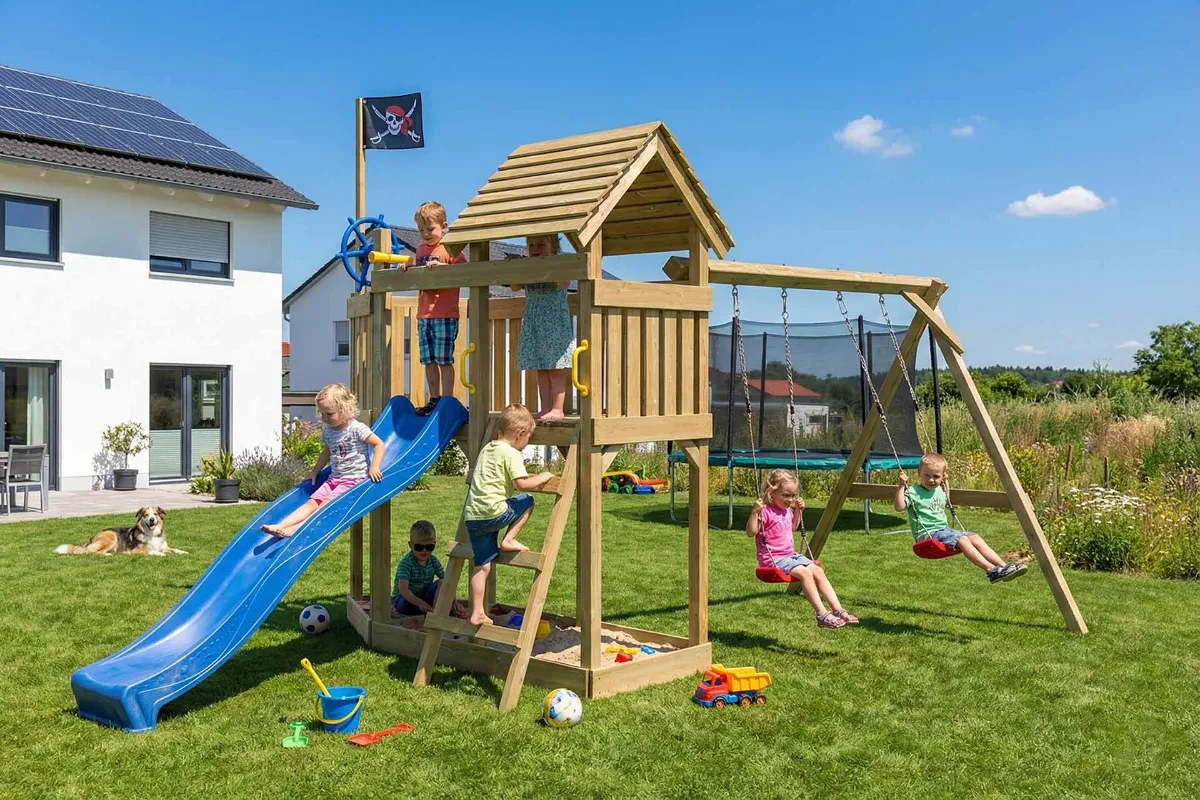 Spielturm Mia Fun mit Doppelschaukel und blauer Rutsche