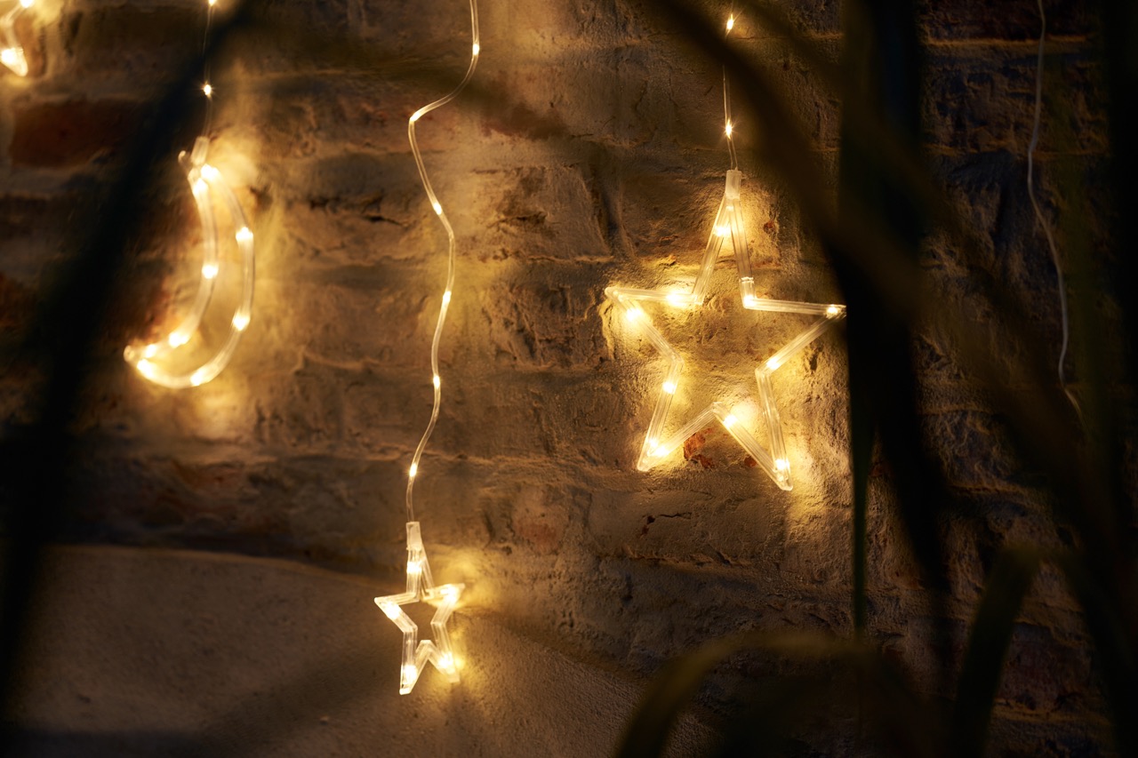 Lichterkette für die Wand – LED Lichterkette Vorhang – Zauberhafte LED Lichterkette außen/innen – Monde, Sterne Lichterkette Fenster