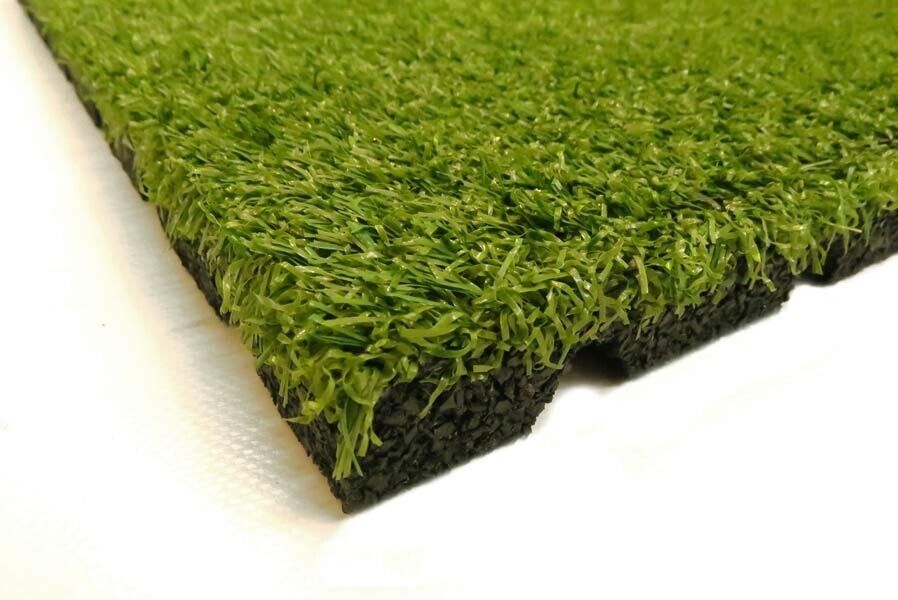 Fallschutzmatte mit Kunstrasen 50x50 cm Stärke 50 mm grün Matte Platte Grasmatte
