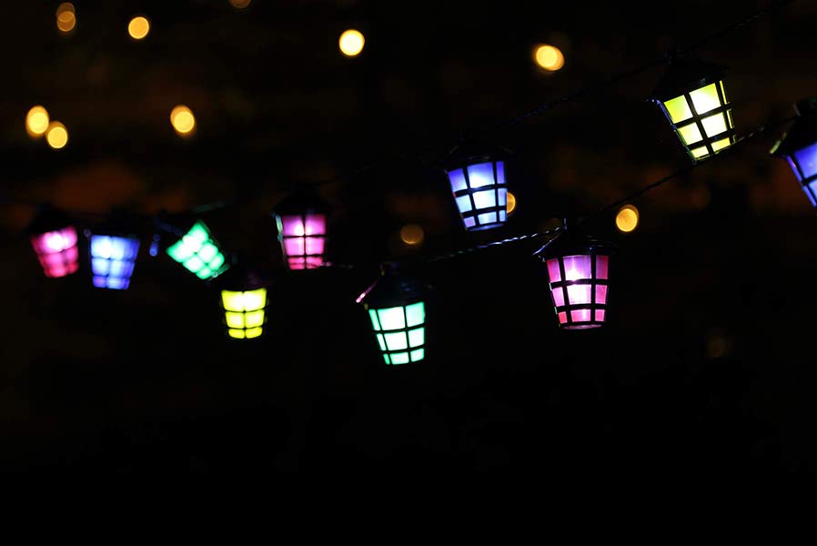 laternen-kette-ledeAoPJSBT8ugKF LED Lichterkette Länge 12,5 m mit 50 bunten Laternen für Gartenparty Außenbereich