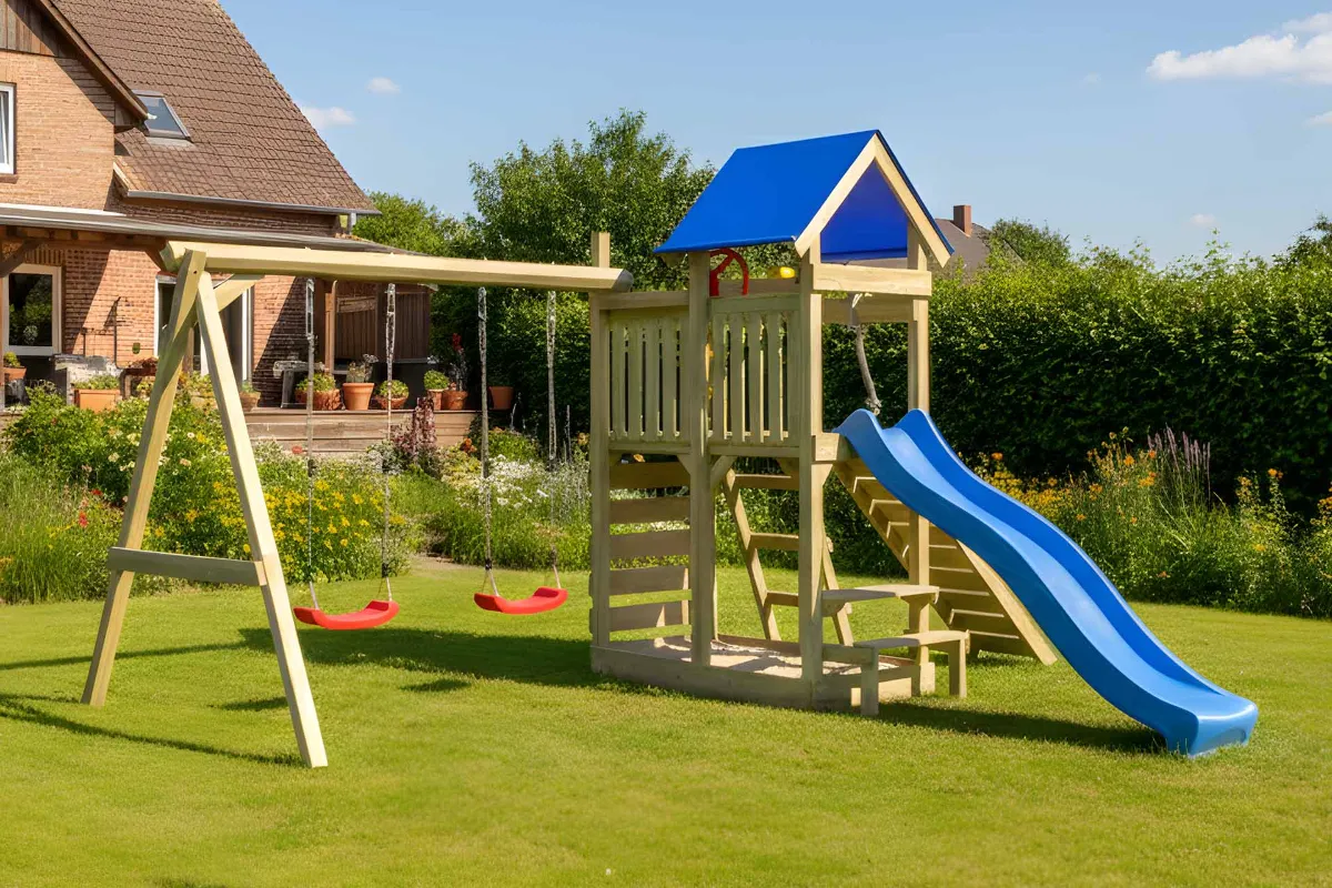 Spielturm Susi Abenteuer mit Kletterrampe Kletterwand und Doppelschaukel