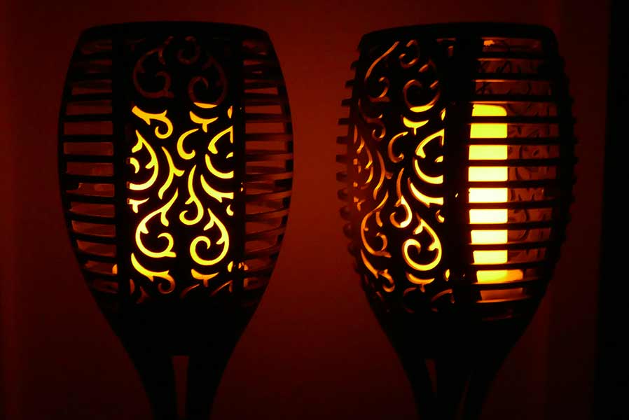 LED Gartenfackel mit Solarbetrieb 2er-Set Wegleuchten Solar-Gartenfackeln