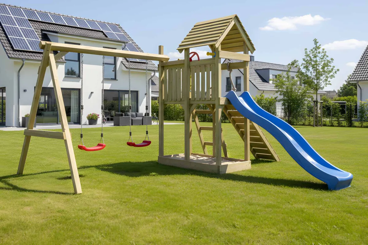 Spielturm Cris Fun mit Kletterrampe und Doppelschaukel