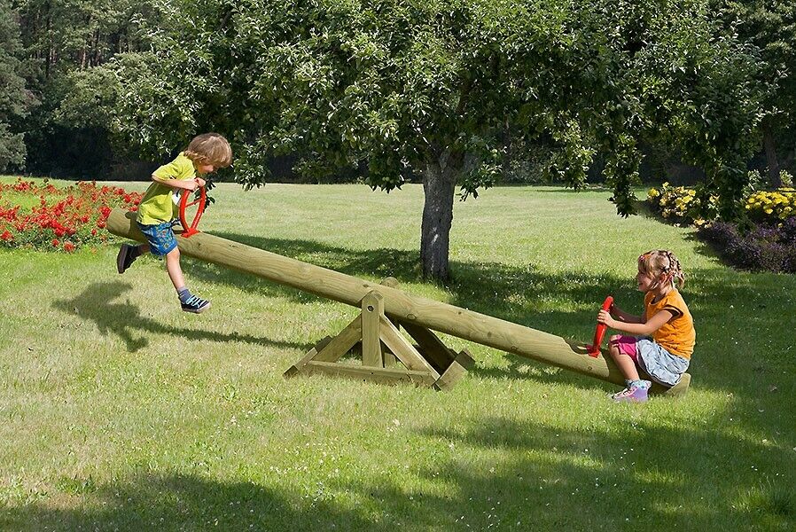 Wippe aus Holz für den Garten Holzwippe Gartenwippe für Kinder