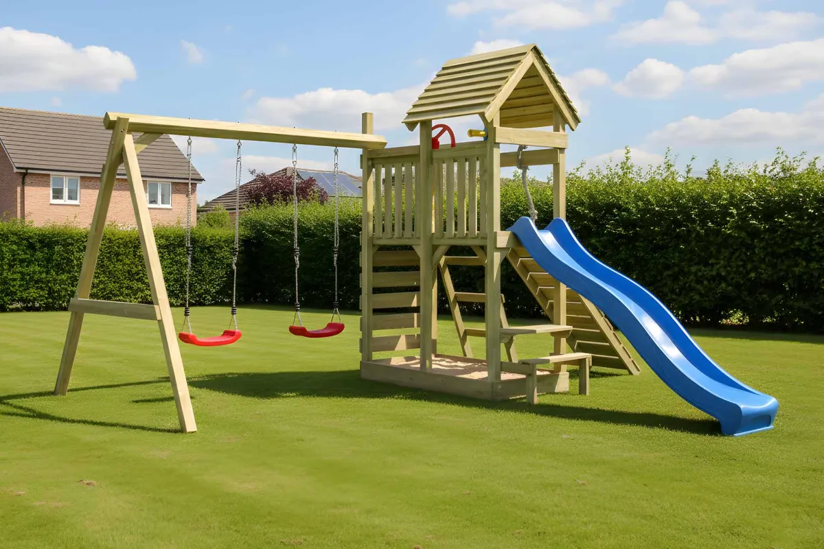 Spielturm Cris Abenteuer mit Kletterrampe Kletterwand und Doppelschaukel