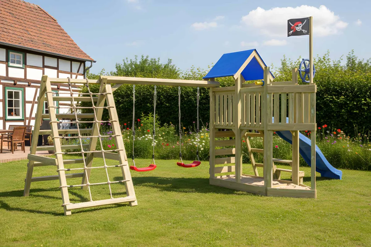 Spielturm Georg Max mit Kletternetz Kletterwand und Doppelschaukel