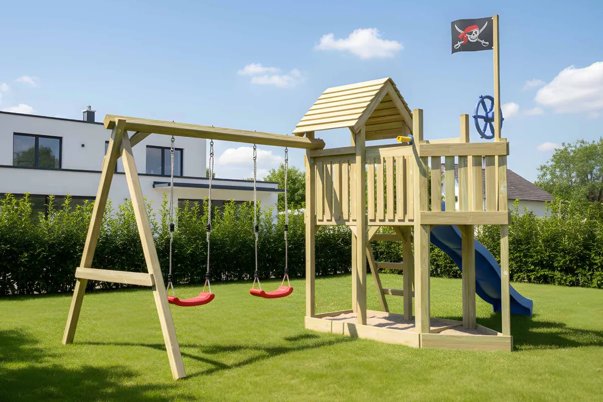 Spielturm Mia Fun mit Doppelschaukel und blauer Rutsche